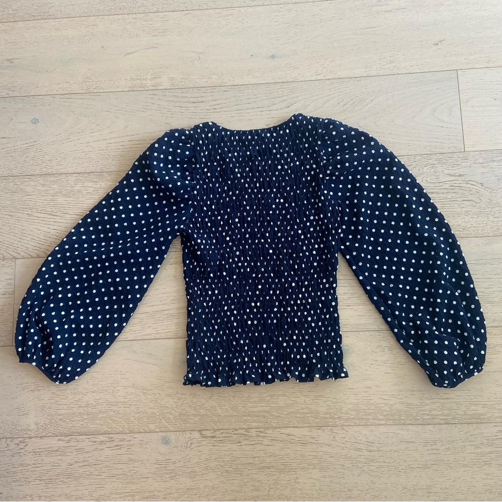 ICHI Danish Polka Dot Blouse Navy White Ruched Puff Sleeve Size 4 EUC - Picture 4 of 9